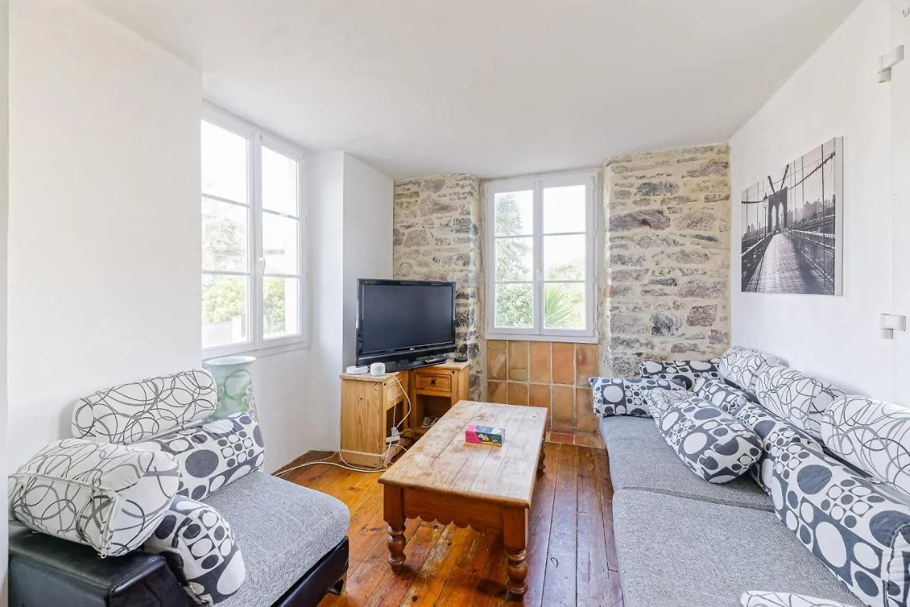 Le Doolie'S Bnb - Cebu Private Room - Garden - Lounge Biarritz Holiday home